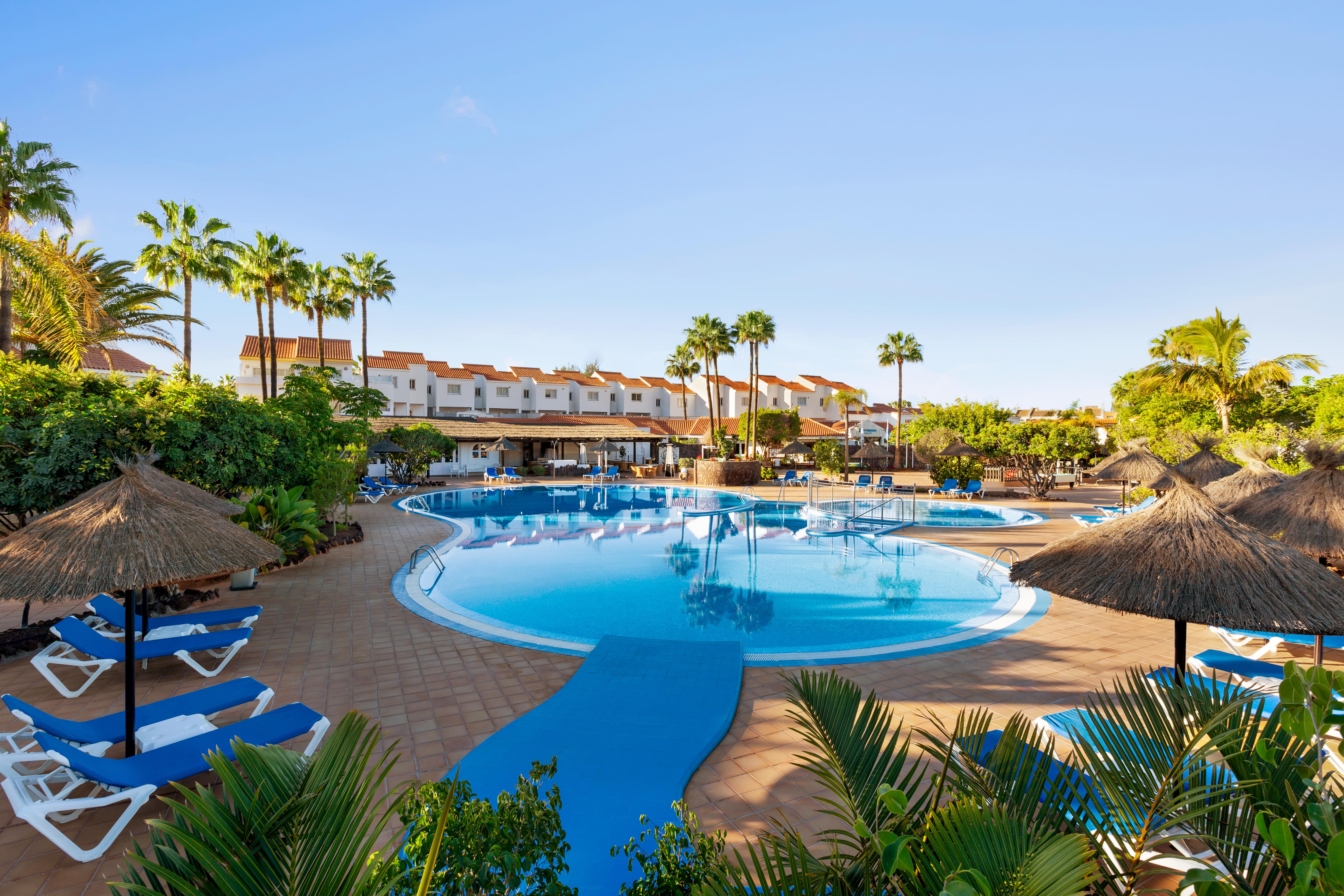 Apartahotel Wyndham Residences Golf Del Sur 3*